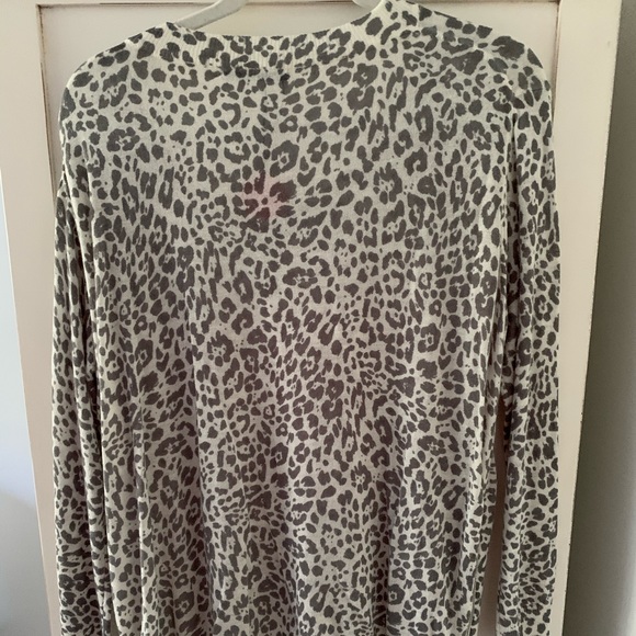 Cheetah print sweater - Picture 2 of 4